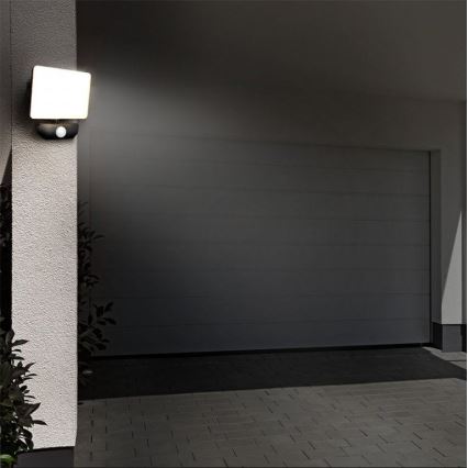 LED Vonkajší reflektor so senzorom LED/10W/230V 4000K IP44