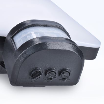 LED Solárny reflektor so senzorom pohybu LED/11W/3,7V 4400mAh 3000K/4000K/6500K IP54