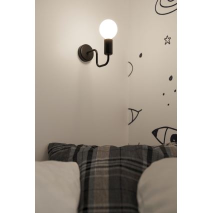 Nástenná lampa VECTOR 1xE27/15W/230V čierna