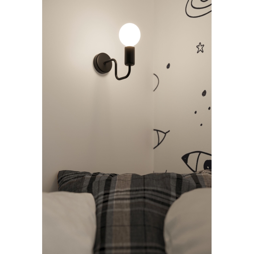 Nástenná lampa VECTOR 1xE27/15W/230V čierna