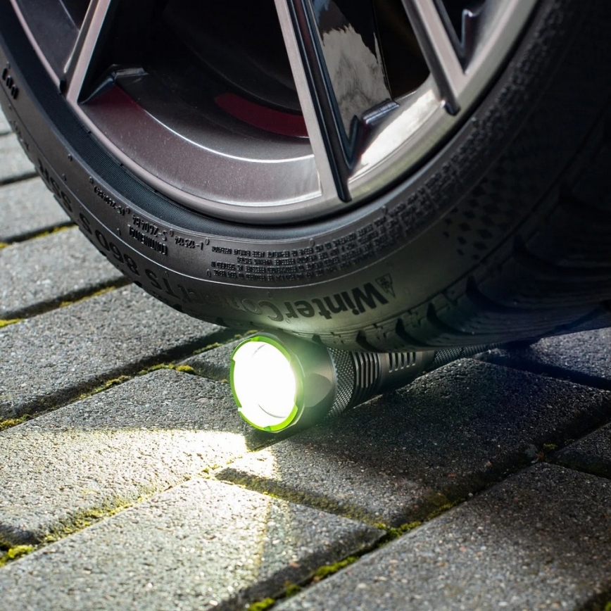 LED stmievateľná nabíjateľná baterka s funkciou powerbanky LED/30W/5V IPX7 3000 lm 4000 mAh