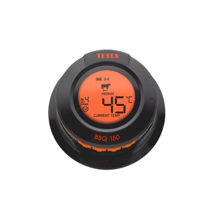 Digitálny teplomer Tesla BBQ 150 zobrazuje aktuálnu teplotu 45 °C. Zobrazuje tiež údaje o sonde číslo 4 a stupeň prepečenia mäsa (Beef, Medium). Teplomer je čierny s oranžovým podsvietením.