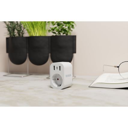 TESLA Smart - Inteligentná zásuvka 3680W/230V/16A Typ F/E 2xUSB-A + 1xUSB-C Wi-Fi