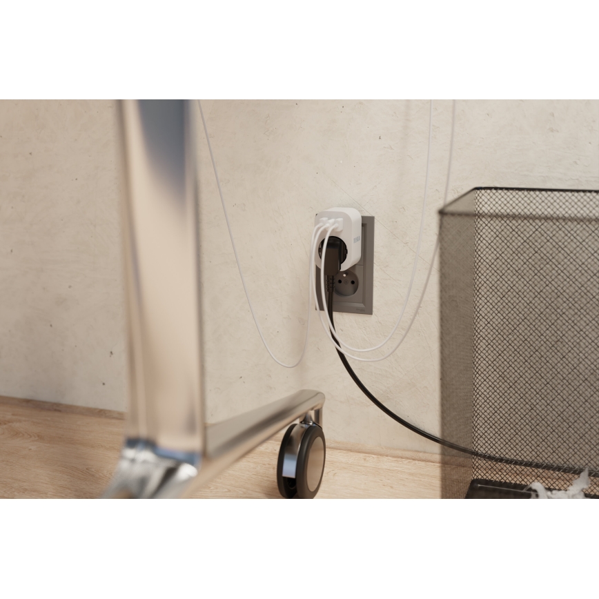 TESLA Smart - Inteligentná zásuvka 3680W/230V/16A Typ F/E 2xUSB-A + 1xUSB-C Wi-Fi