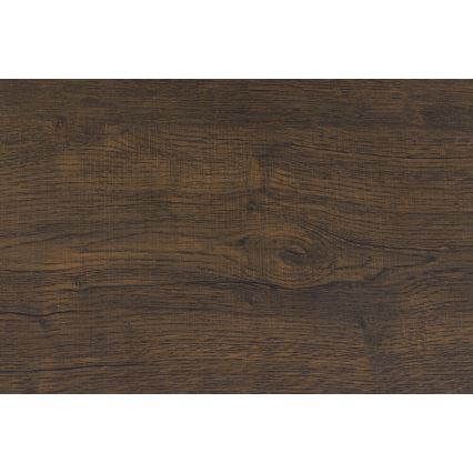 Tmavohnedá drevená textúra zobrazuje horizontálne prebiehajúce drevené vlákna s viditeľnými sukami. Je to detailný záber povrchu, bez ďalších prvkov.
