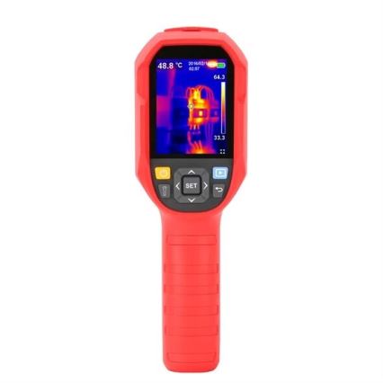 Termokamera zobrazuje teplotný obraz elektrického zariadenia. Na displeji sú zobrazené teploty: 48.8 °C, 64.3 °C a 33.3 °C. Dátum a čas: 29.04.2021 02:37. Červená termokamera má ergonomickú rukoväť.