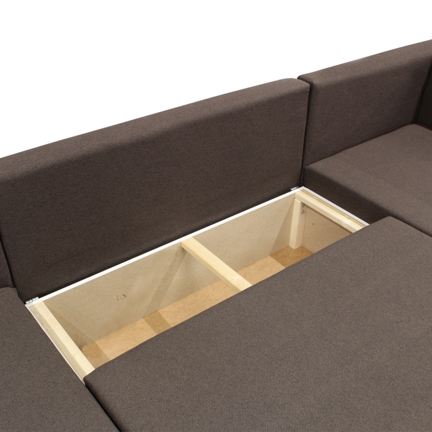 Rohová sedačka s otvoreným úložným priestorom rozdeleným drevenými priečkami. Sedačka je tmavohnedej farby. Úložný priestor je súčasťou sedačky.