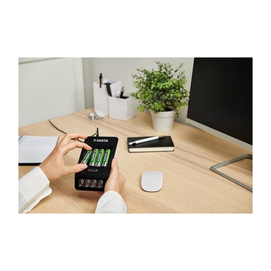 Varta 40084  - LCD Smart nabíjačka ULTRA FAST+  4xNiMH AA 2100 mAh 230V