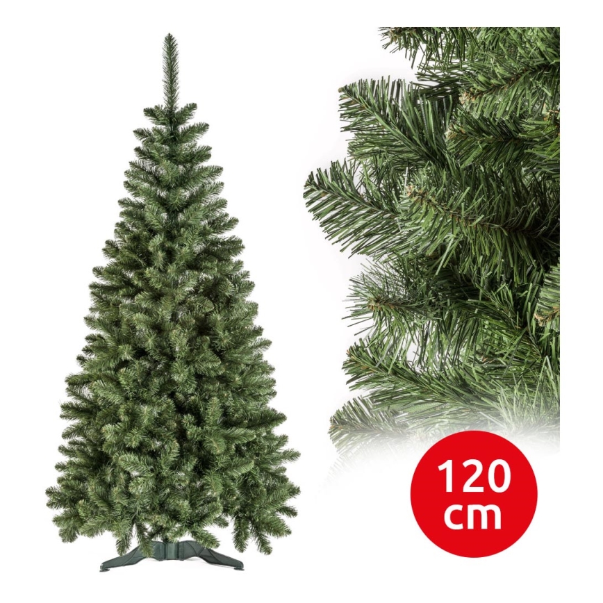 Vianočný stromček stojí na bielom pozadí. Je umelý, zelený, vysoký 120 cm a má tmavozelený stojan. Detailne zobrazuje vetvičky stromčeka.