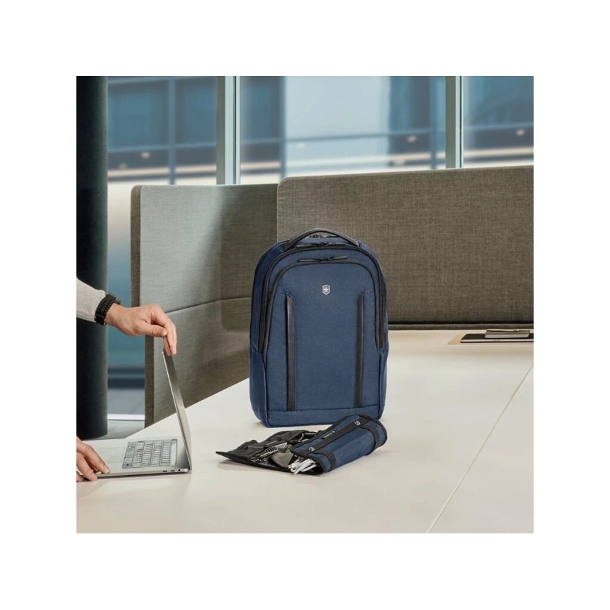 Victorinox - Batoh na notebook 15" Altmont Professional Compact 16 l tmavomodrá