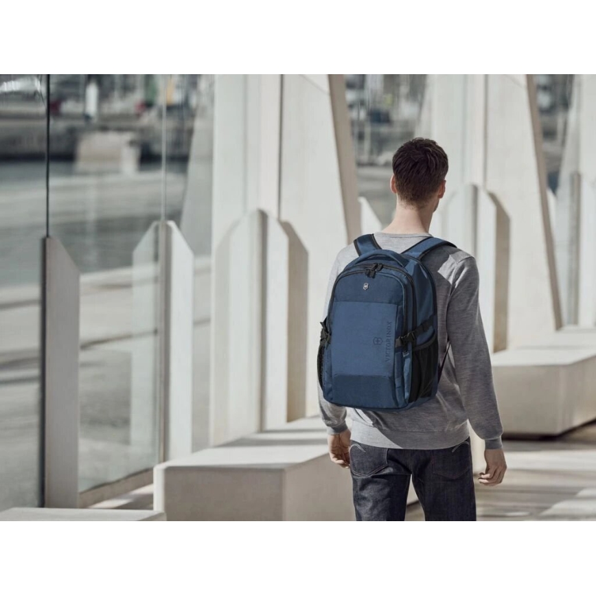 Victorinox - Batoh na notebook 16" Deluxe Vx Sport EVO 32 l modrá