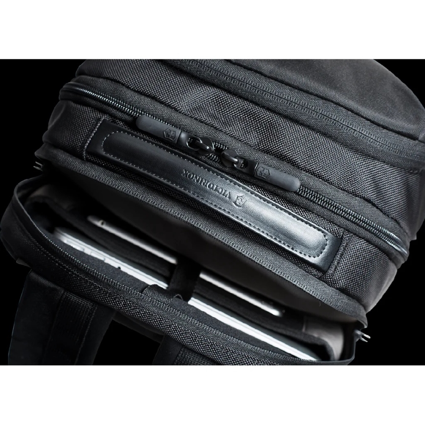 Victorinox - Batoh na notebook Altmont Professional Deluxe 24 l čierny