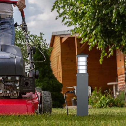 Vonkajšia lampa so zásuvkami SCHUKO 1xE27/13W/230V IP44