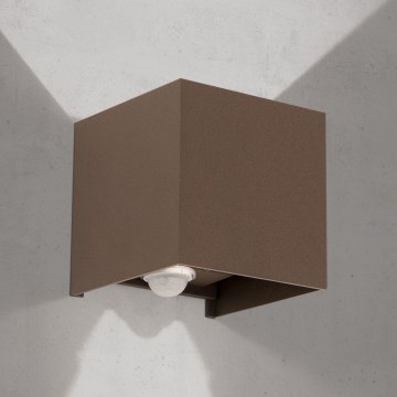 Vonkajšie nástenné svietidlo s pohybovým a súmrakovým senzorom CUBE-S LED/13W/230V IP54 hnedá