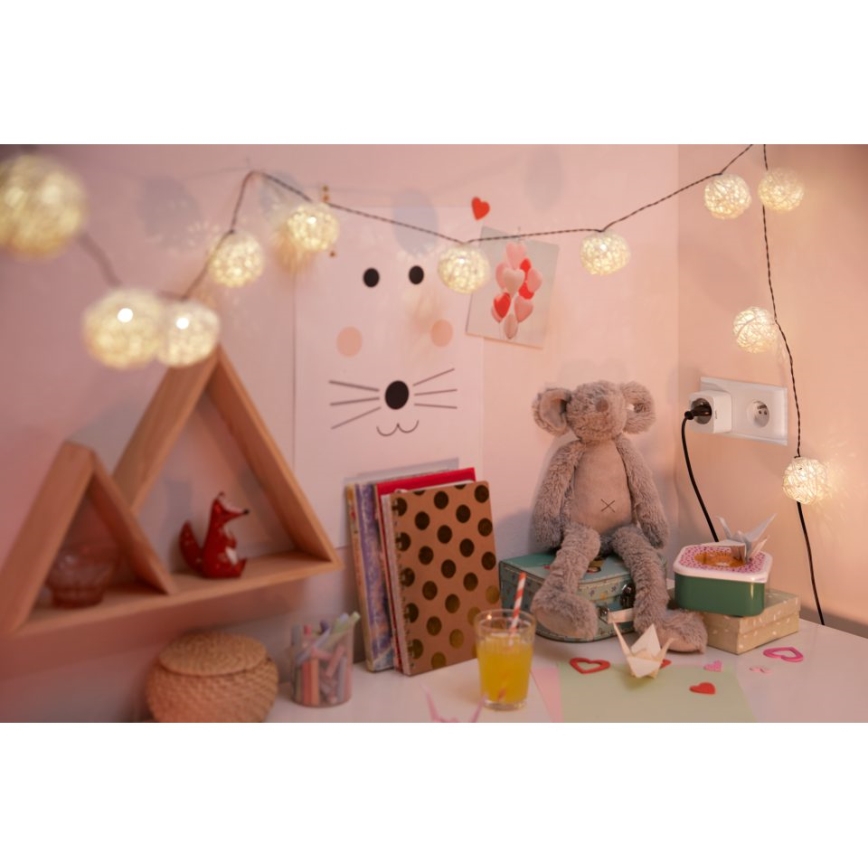 WiZ - Inteligentná zásuvka F 2300W + powermetr Wi-Fi SCHUKO