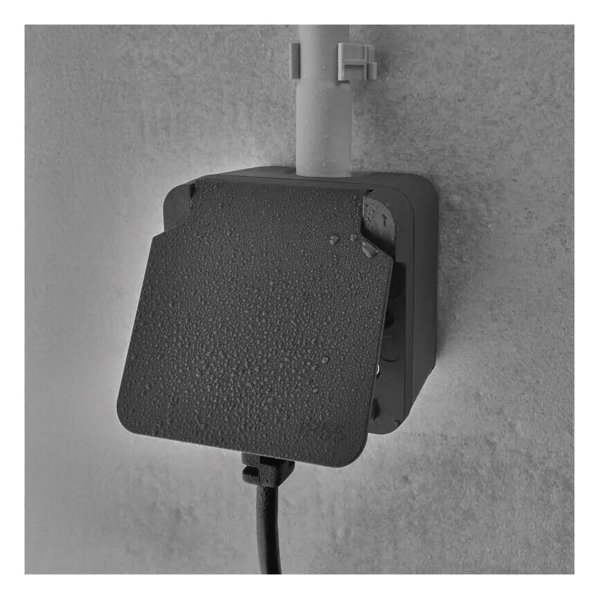 Zásuvka do vlhkého prostredia IP55