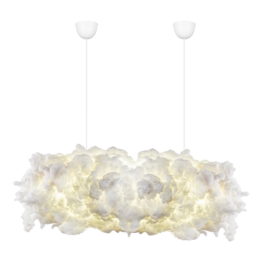 Svietidlo v tvare oblaku svieti. Je zavesené na dvoch bielych kábloch z bieleho stropného držiaka. Svetlo presvitá cez oblakovité telo svietidla.