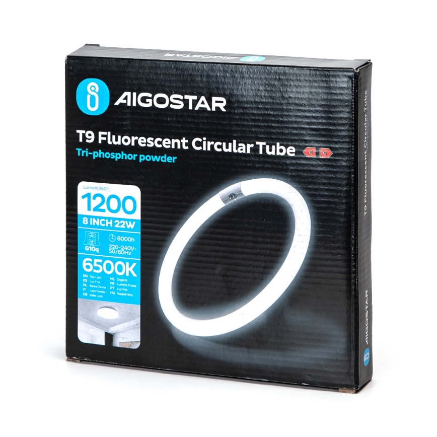 Krabica s kruhovou žiarivkou AIGOSTAR T9. Žiarivka je zobrazená na čiernom pozadí krabice. Na krabici je uvedený popis: T9 Fluorescent Circular Tube, Tri-phosphor powder, 1200 lumen (360°), 8 inch 22W, 8000h, 220-240V 50/60Hz, 6500K.